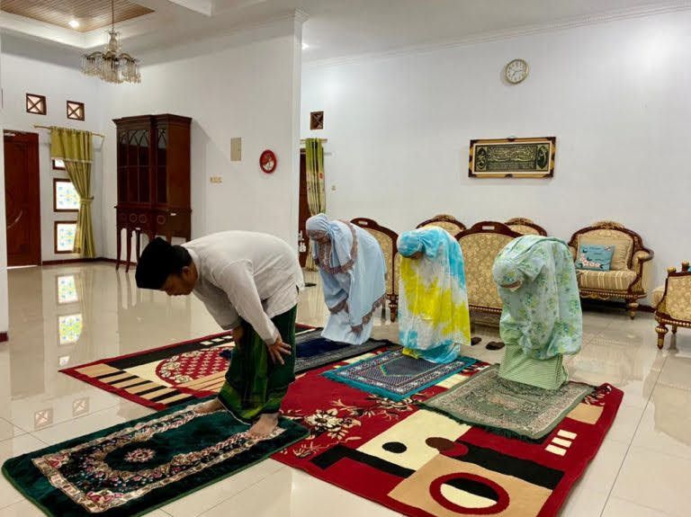 Detail Sholat Ied Adha Di Rumah Nomer 15