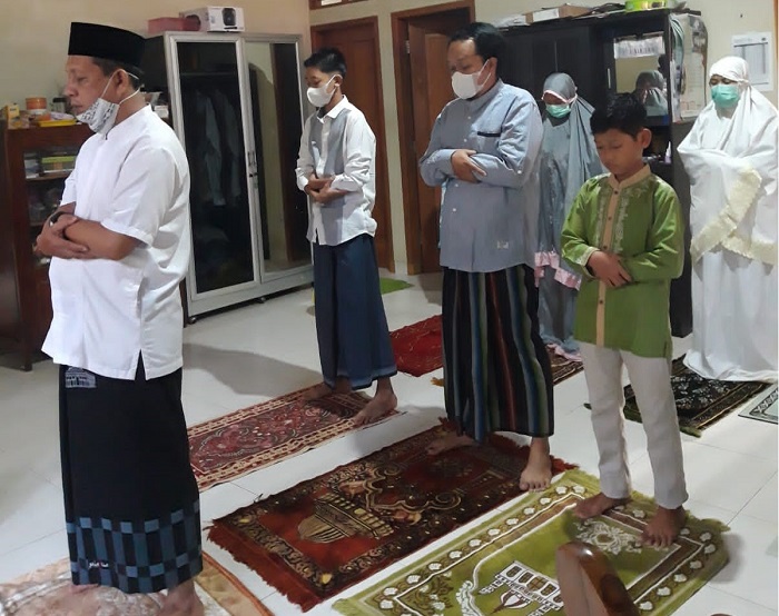 Detail Sholat Ied Di Rumah Nomer 17