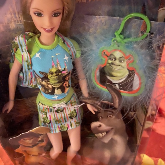 Detail Shrek Barbie Doll Nomer 48