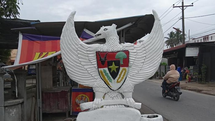 Detail Warna Gambar Burung Garuda Nomer 46