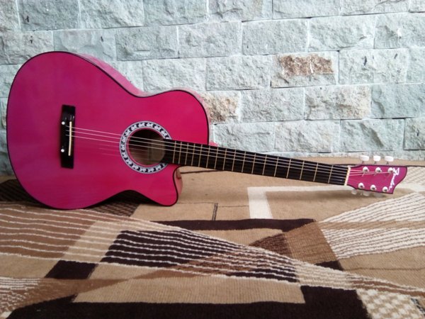 Detail Warna Gitar Akustik Keren Nomer 27