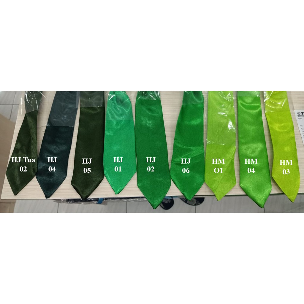 Detail Warna Hijau Tua Nomer 3