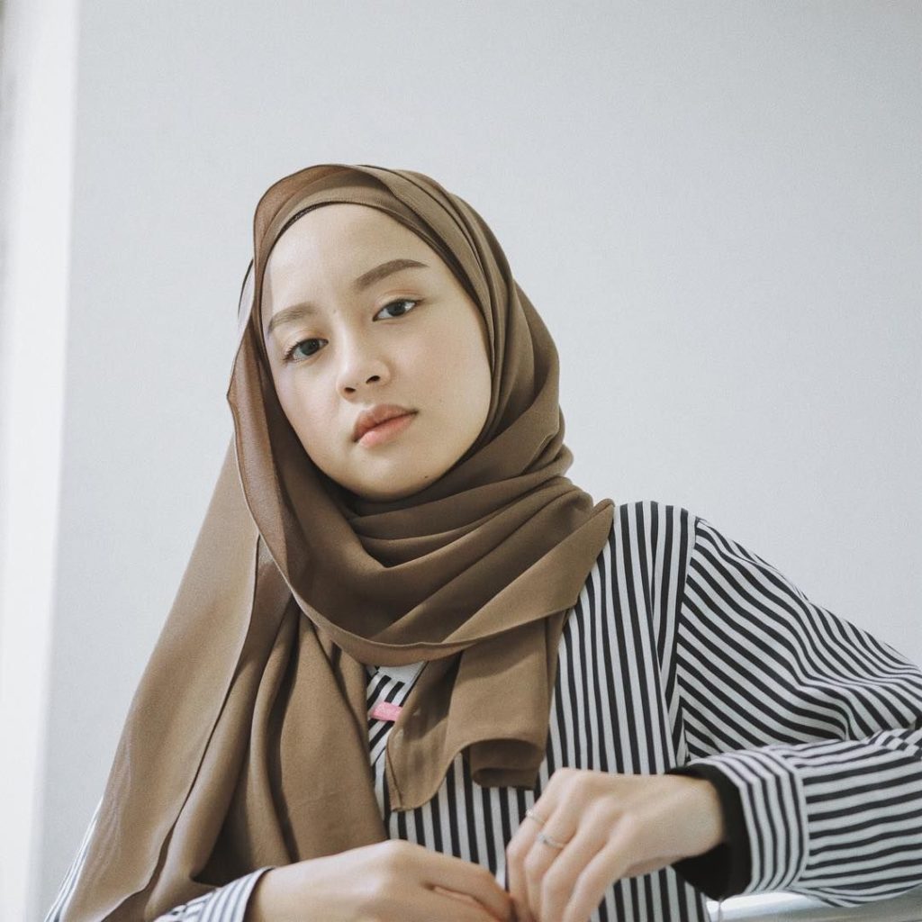 Detail Warna Jilbab Netral Untuk Semua Baju Nomer 24
