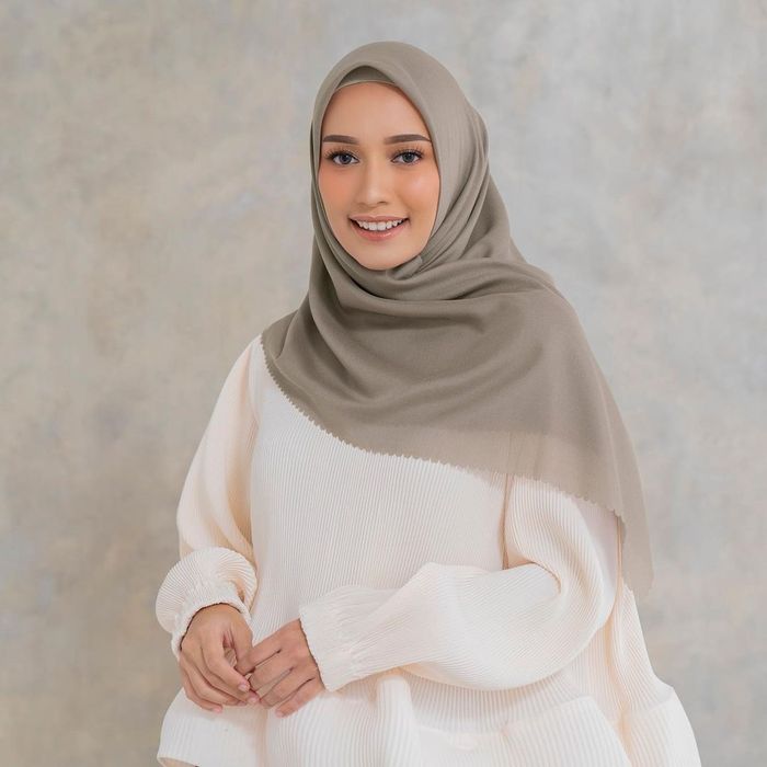 Detail Warna Kerudung Yang Netral Untuk Semua Baju Nomer 2