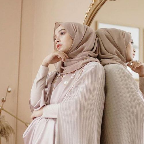 Detail Warna Kerudung Yang Netral Untuk Semua Baju Nomer 20