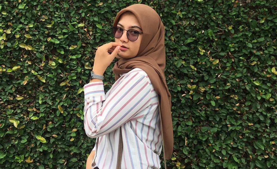Detail Warna Kerudung Yang Netral Untuk Semua Baju Nomer 23