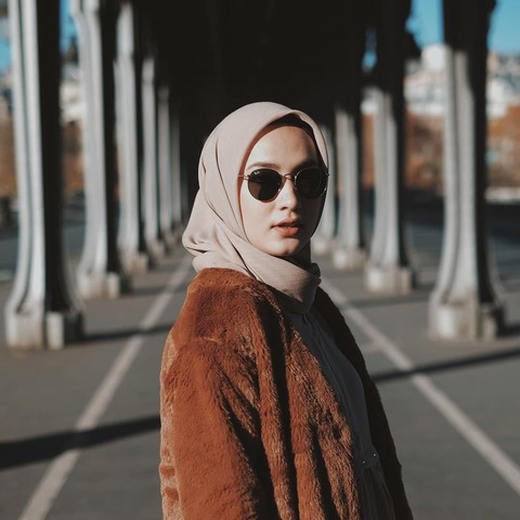 Detail Warna Kerudung Yang Netral Untuk Semua Baju Nomer 29