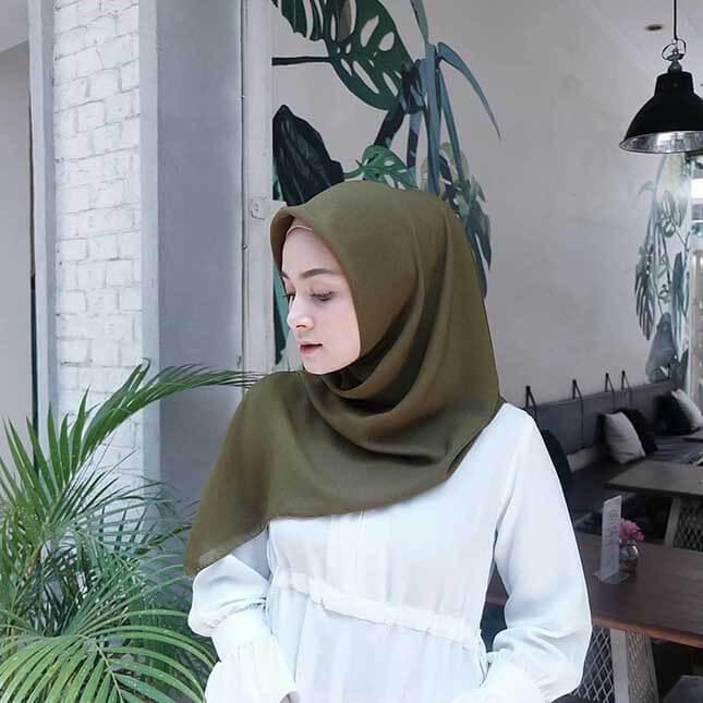 Detail Warna Kerudung Yang Netral Untuk Semua Baju Nomer 34