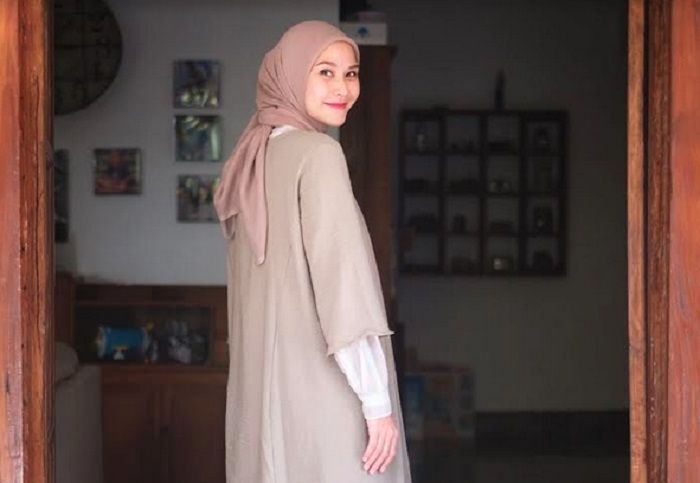Detail Warna Kerudung Yang Netral Untuk Semua Baju Nomer 47