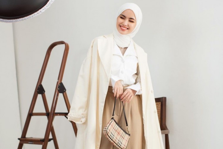 Detail Warna Kerudung Yang Netral Untuk Semua Baju Nomer 52