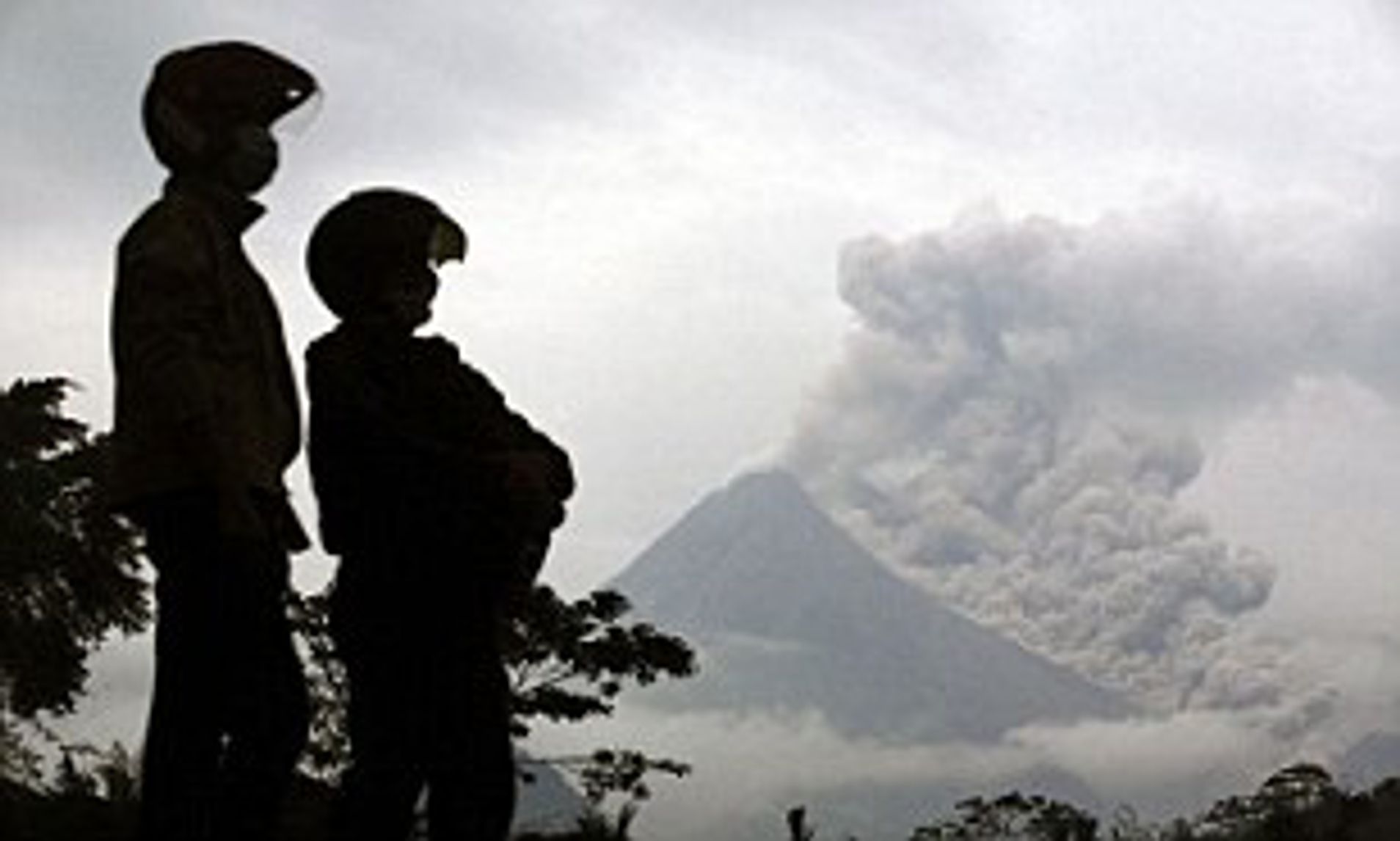 Detail Siluet Gunung Merapi Nomer 13