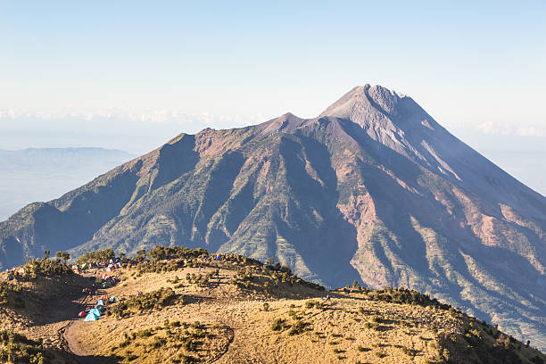 Detail Siluet Gunung Merapi Nomer 43