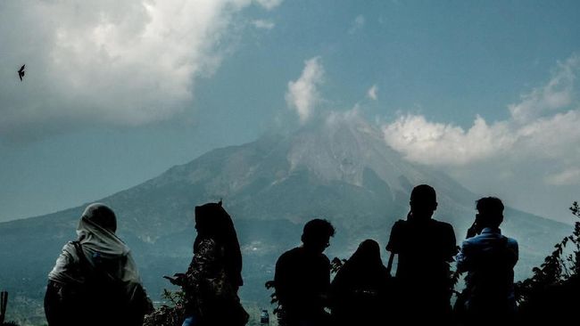 Detail Siluet Gunung Merapi Nomer 52