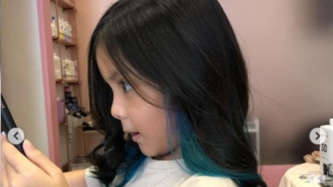 Detail Warna Rambut Anak Perempuan Nomer 19