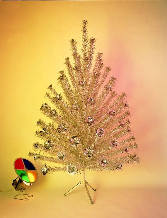 Detail Silver Tinsel Tree With Color Wheel Nomer 24