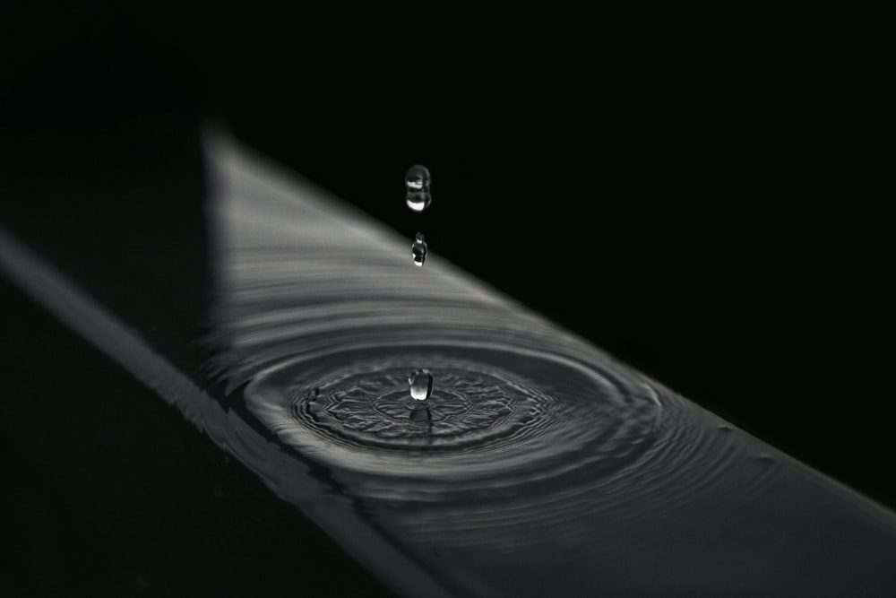 Detail Water Drops Wallpaper Nomer 29