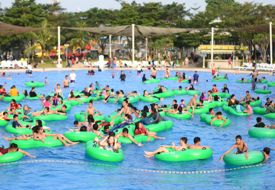 Detail Waterboom Di Grand Wisata Nomer 11