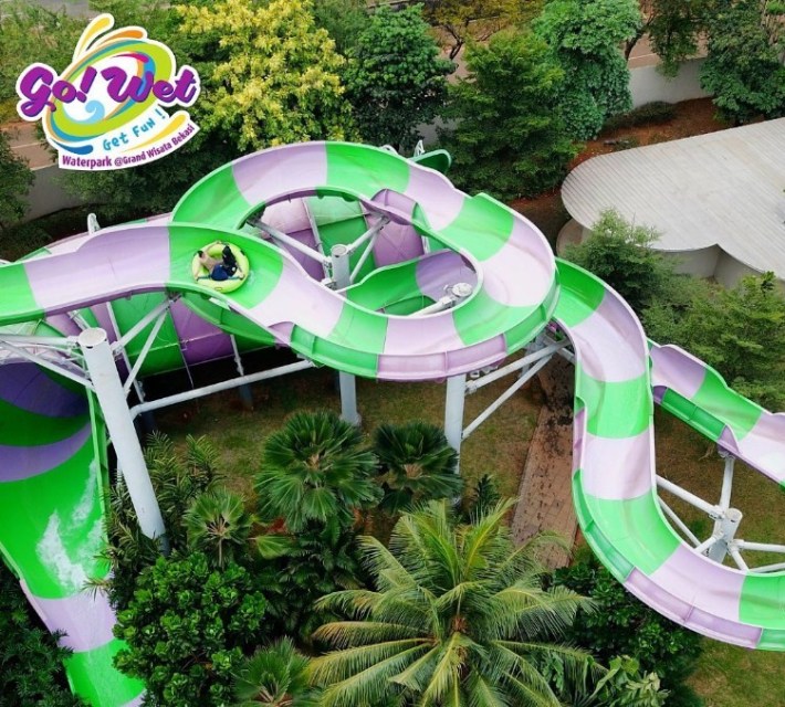 Detail Waterboom Di Grand Wisata Nomer 40