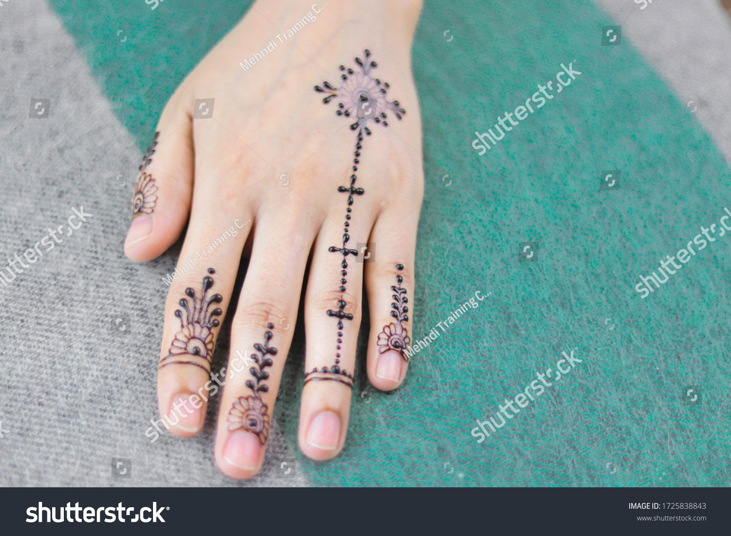 Detail Simple Gambar Henna Nomer 26