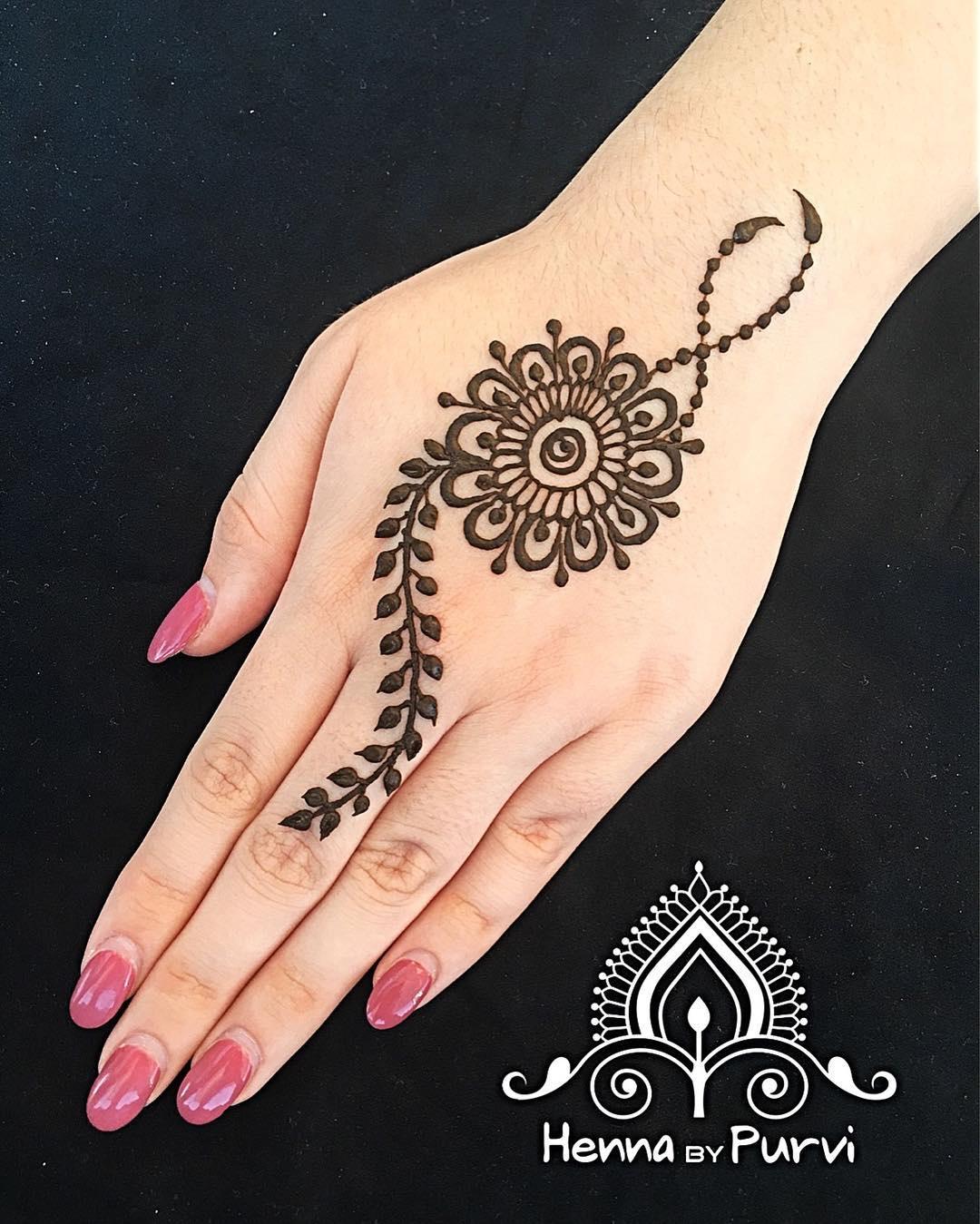 Detail Simple Gambar Henna Nomer 34