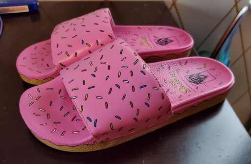 Detail Simpsons Donut Sandals Nomer 33