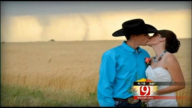 Detail Wedding Pic With Tornado In Background Nomer 25