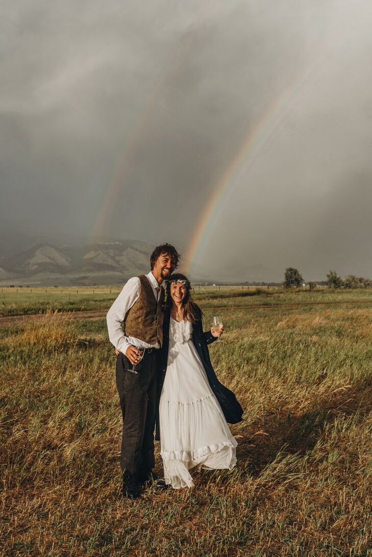 Detail Wedding Pic With Tornado In Background Nomer 31