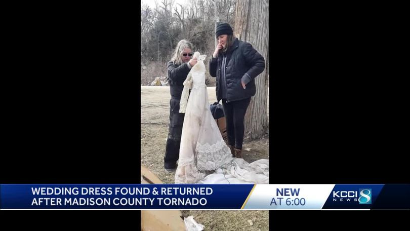 Detail Wedding Pic With Tornado In Background Nomer 45