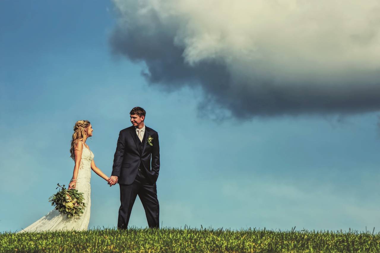 Detail Wedding Pic With Tornado In Background Nomer 50