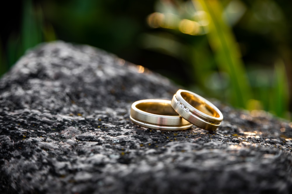 Detail Wedding Ring Background Nomer 4