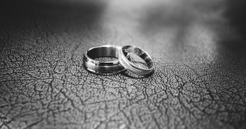 Detail Wedding Ring Background Nomer 7