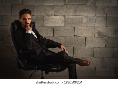 Detail Sitting Businessman Nomer 35