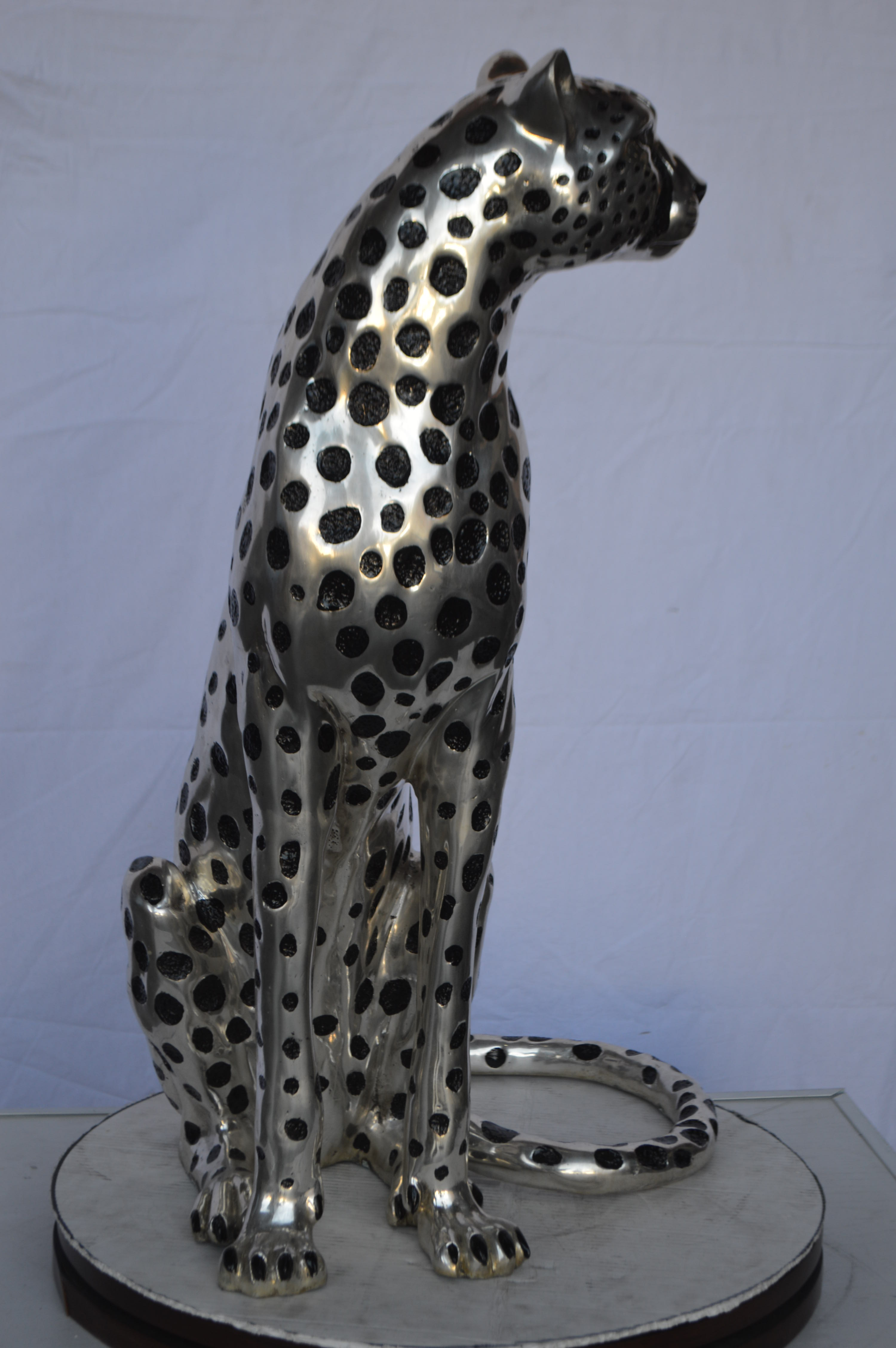 Detail Sitting Cheetah Statue Nomer 18