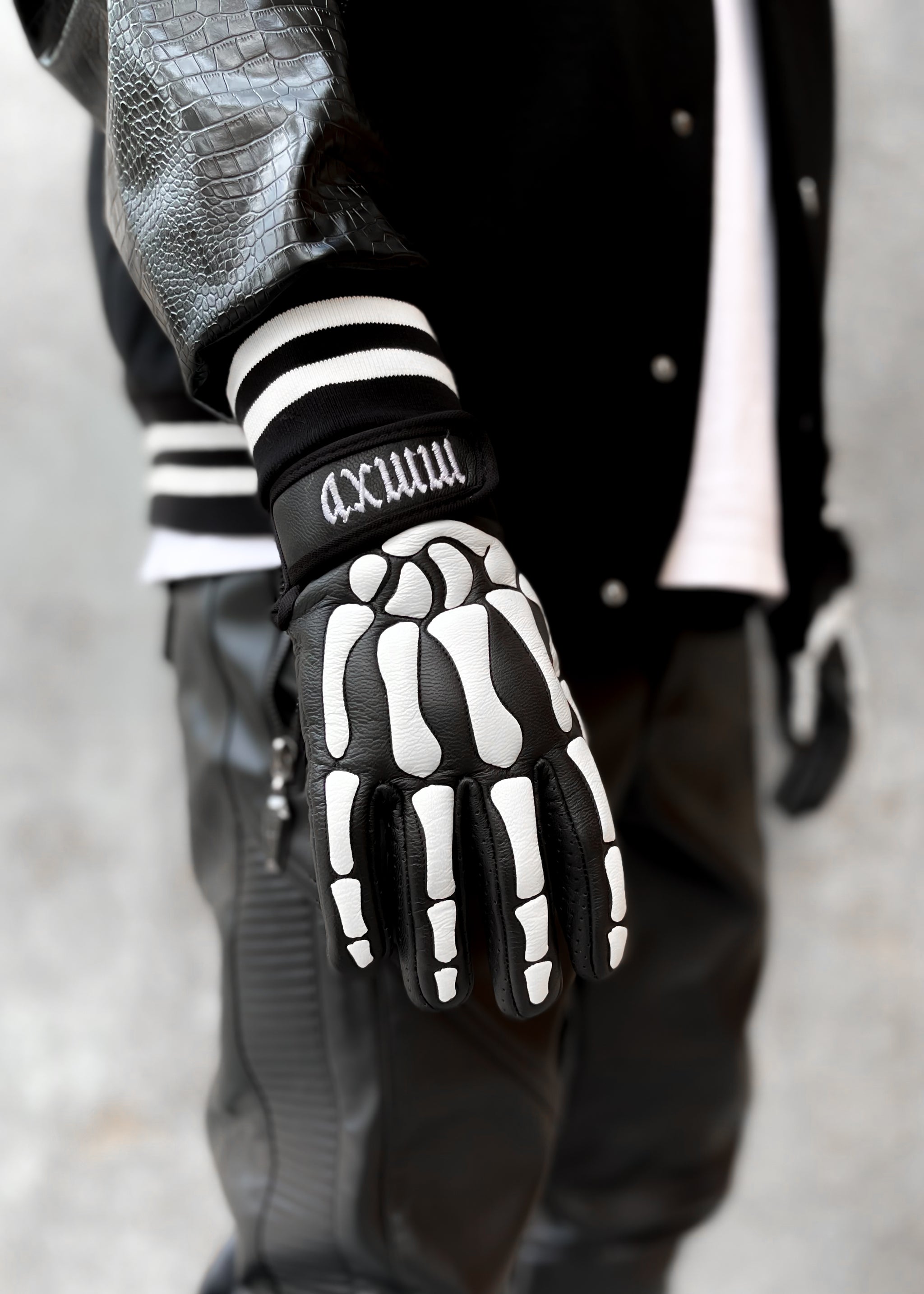 Detail Skeleton Biker Gloves Nomer 43