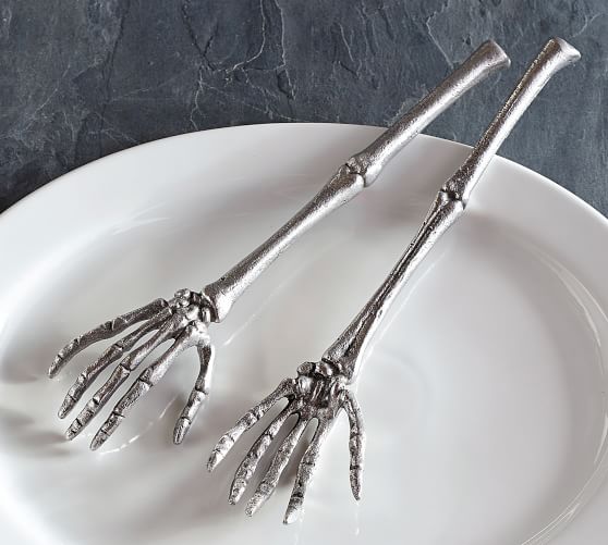 Detail Skeleton Hand Salad Servers Nomer 2