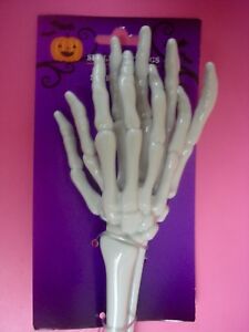 Detail Skeleton Hands Salad Servers Nomer 26