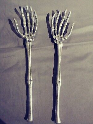 Detail Skeleton Hands Salad Servers Nomer 53