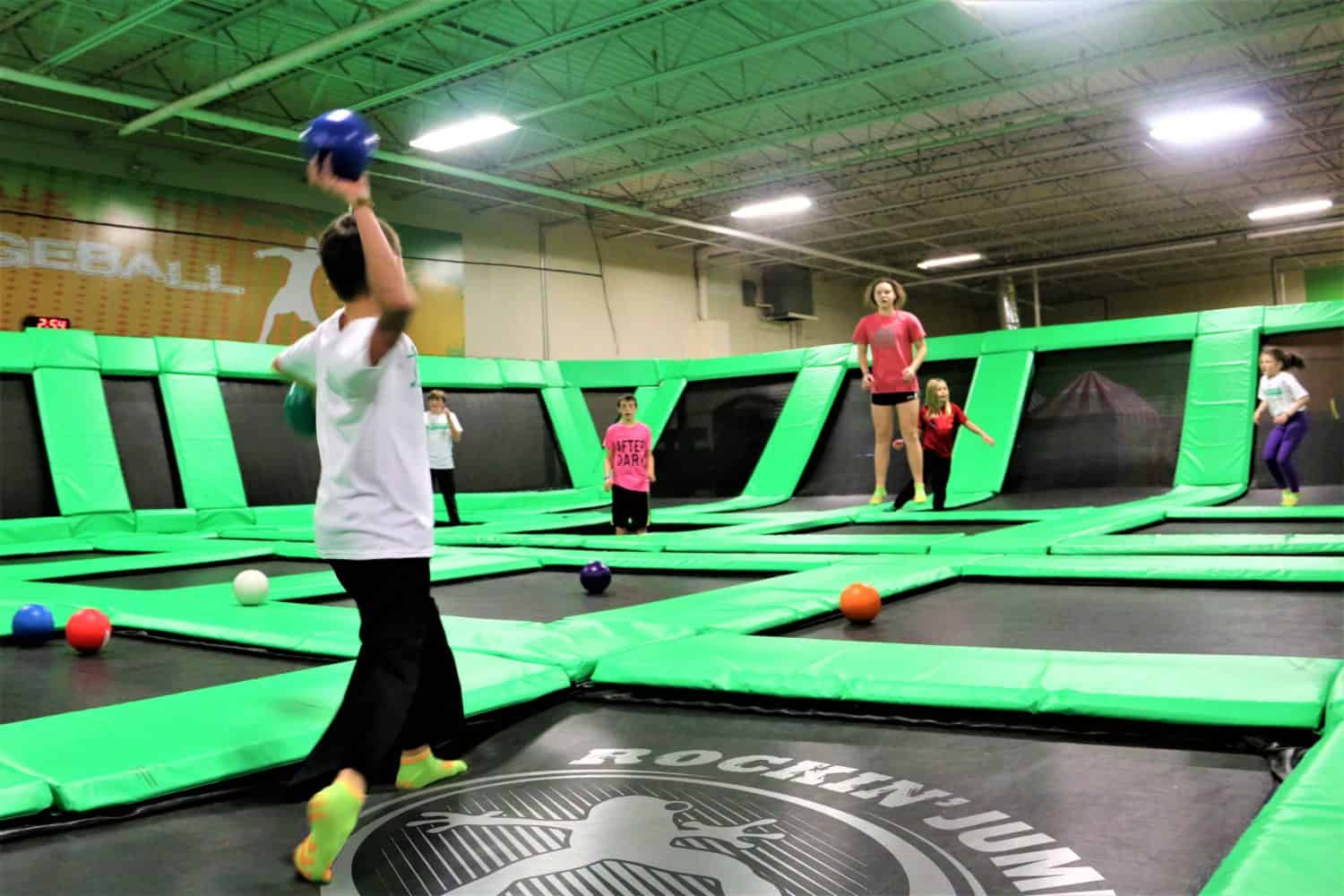 Detail Weightless Trampoline Park Nomer 35