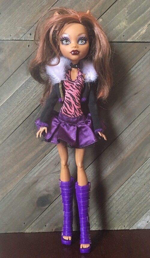 Detail Werewolf Barbie Doll Nomer 24