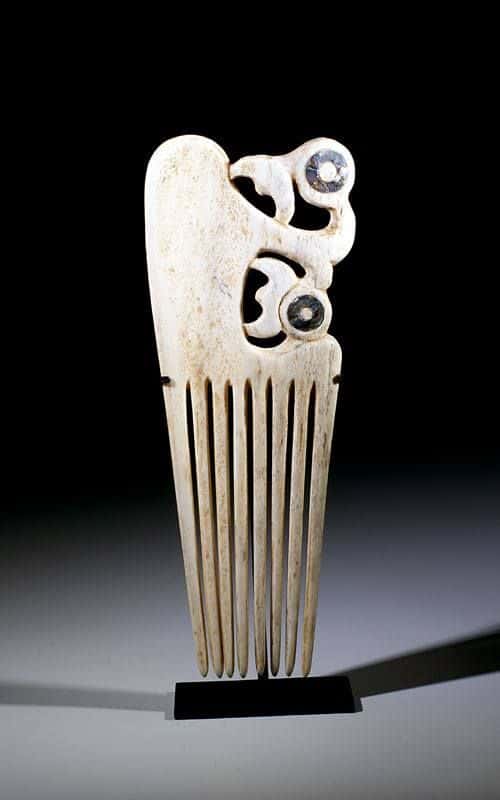 Detail Whale Bone Comb Nomer 23