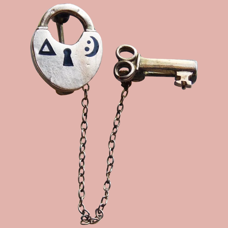 Detail Skeleton Key Padlock Nomer 25