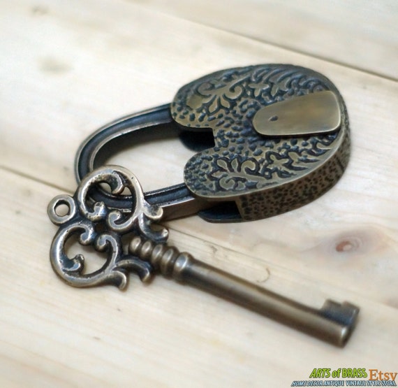 Detail Skeleton Key Padlock Nomer 46