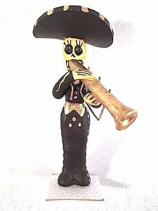 Detail Skeleton Playing Trombone Nomer 38