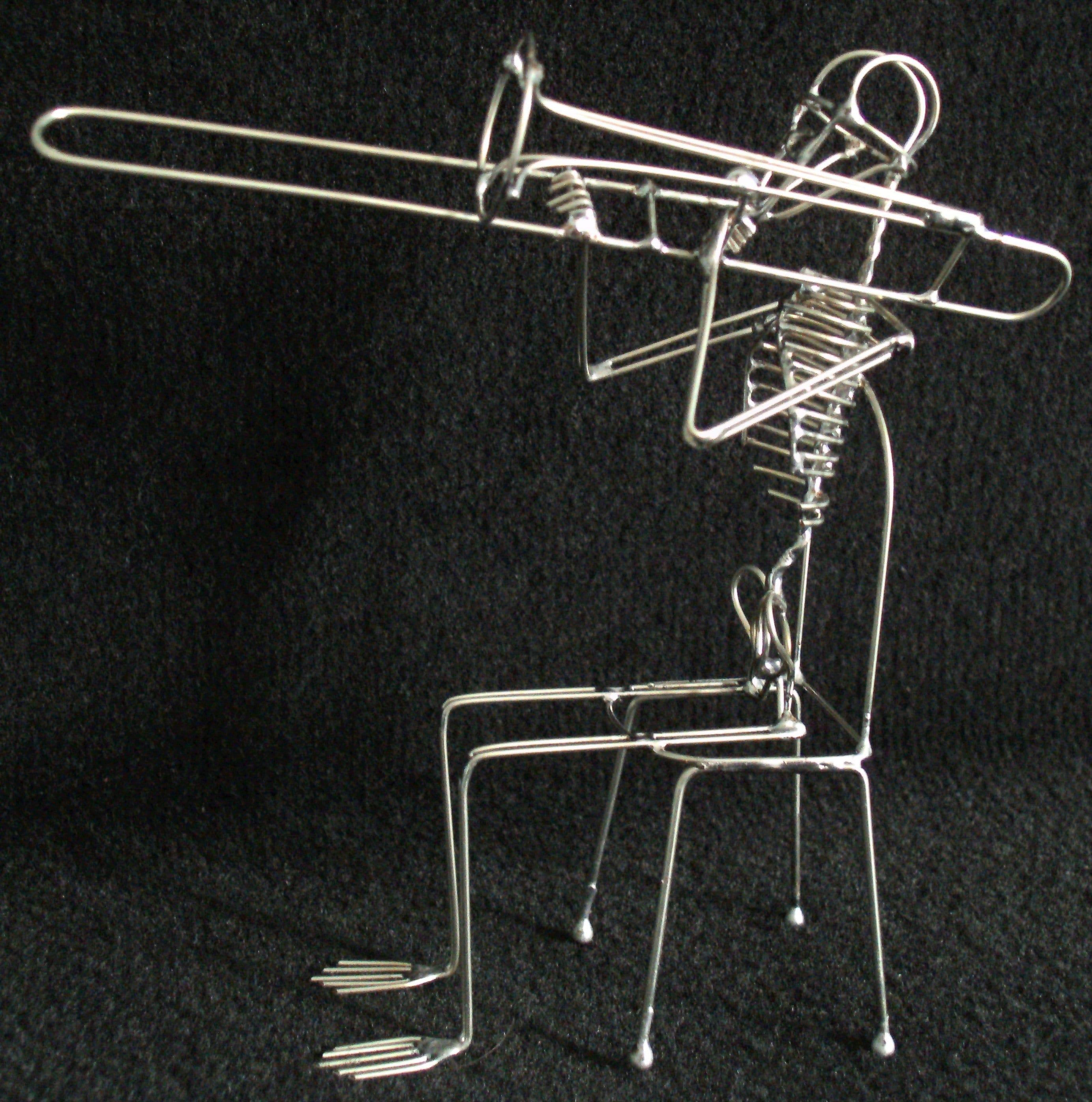 Detail Skeleton Playing Trombone Nomer 47