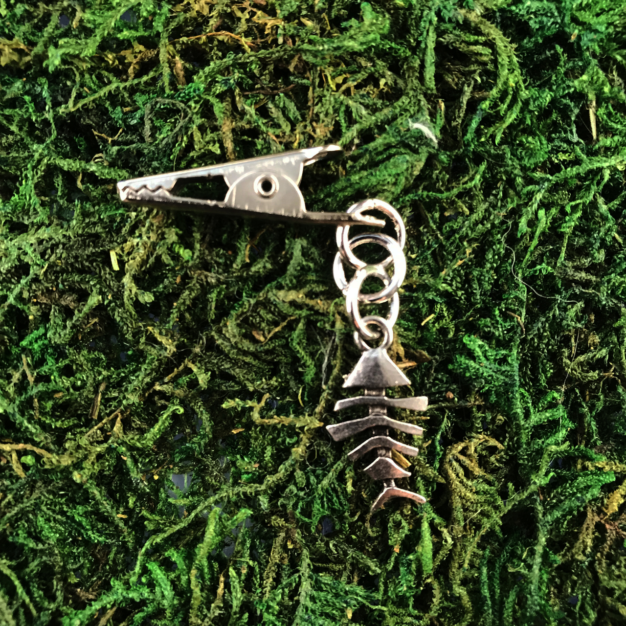 Detail Skeleton Roach Clip Nomer 16