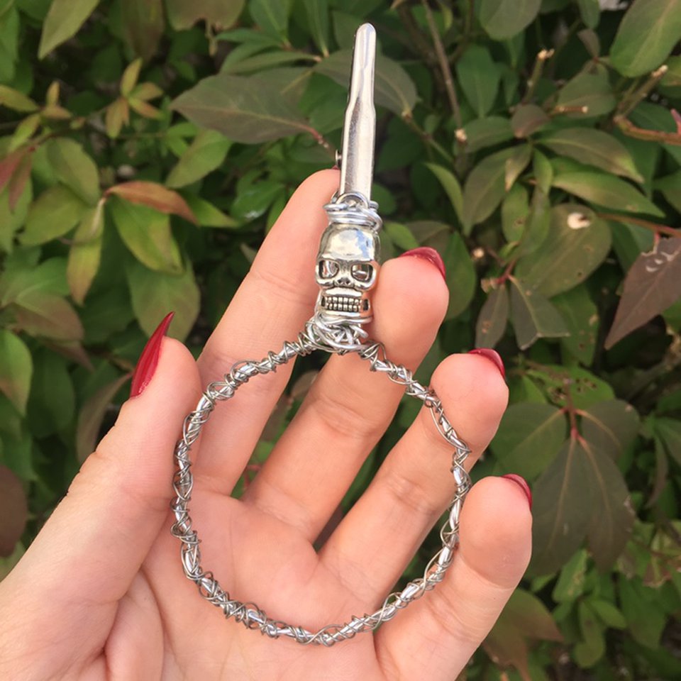 Detail Skeleton Roach Clip Nomer 19