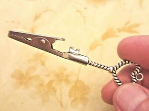 Detail Skeleton Roach Clip Nomer 29