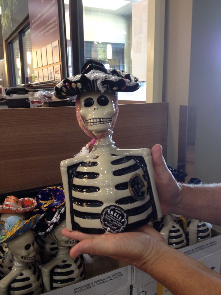 Detail Skeleton Tequila Bottle Nomer 39