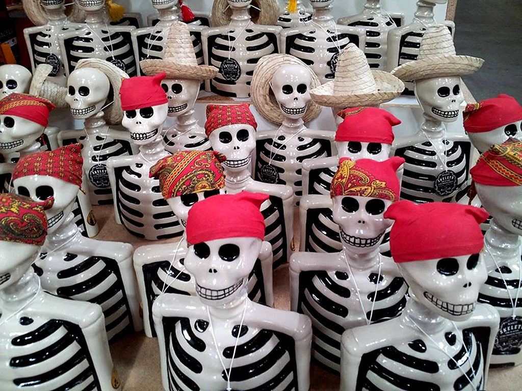 Detail Skeleton Tequila Bottle Nomer 47