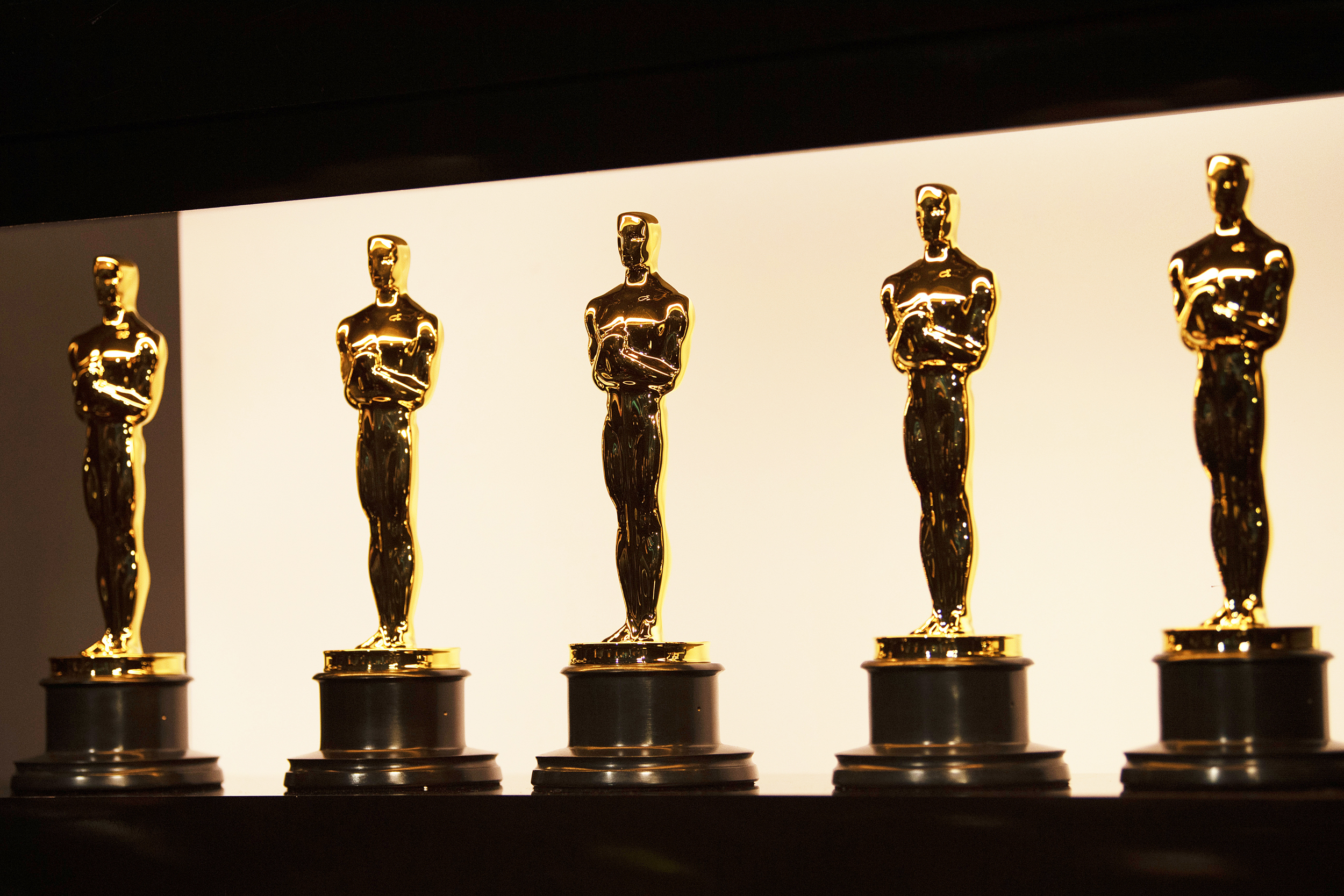 Detail What Is The Oscar Award Made Of Nomer 46